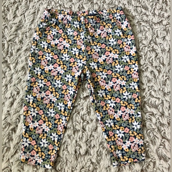 2/15$• Baby girl clothes bundle• Carter’s child of mine• 6-9 months old - Picture 4 of 7